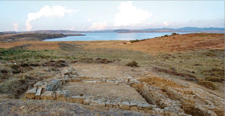 Post Image: Il santuario arcaico dell’acropoli di Efestia: l’Edificio con stipe